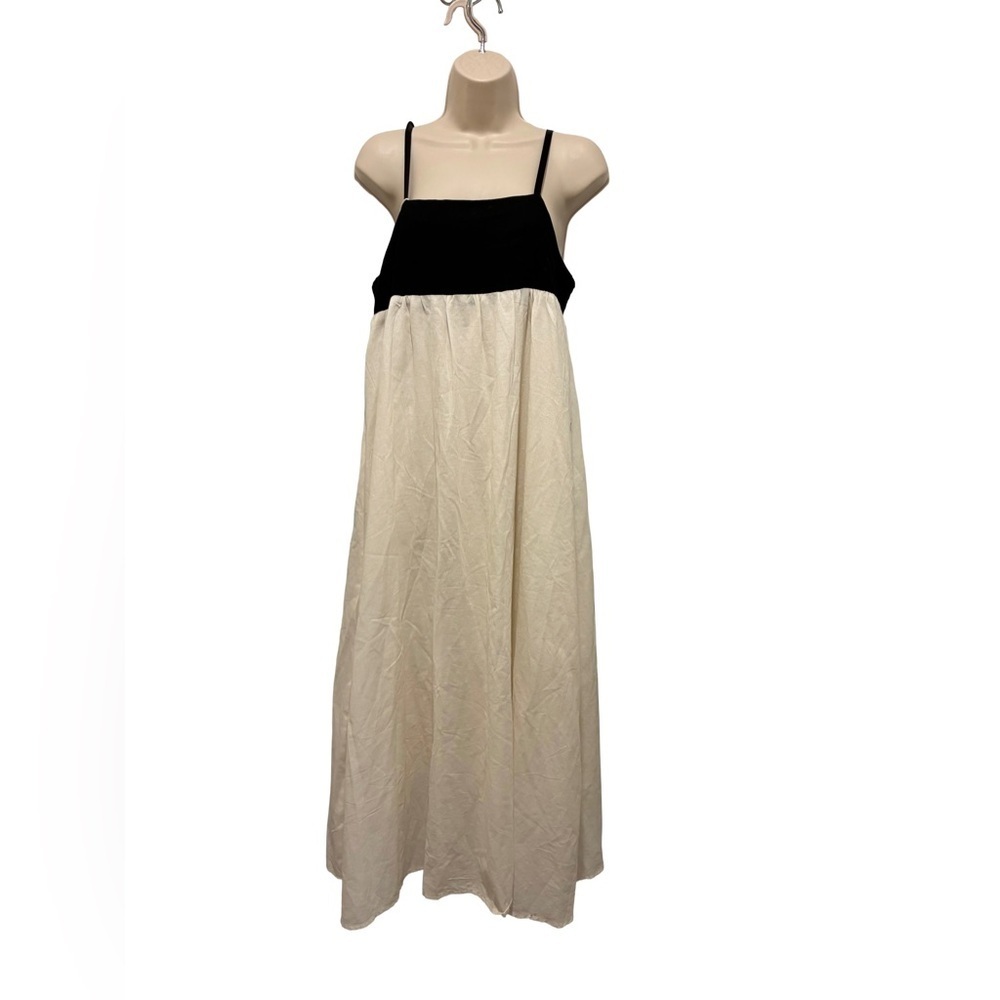 Elegant Black and Cream Maxi Dress